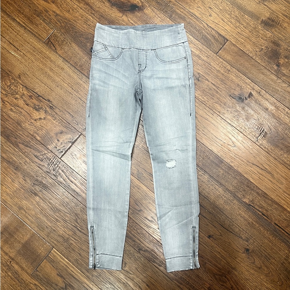 Rock & Republic denim RX Fever pull on size 6